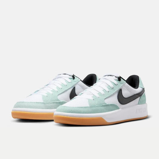 NIKE SB ADVERSARY