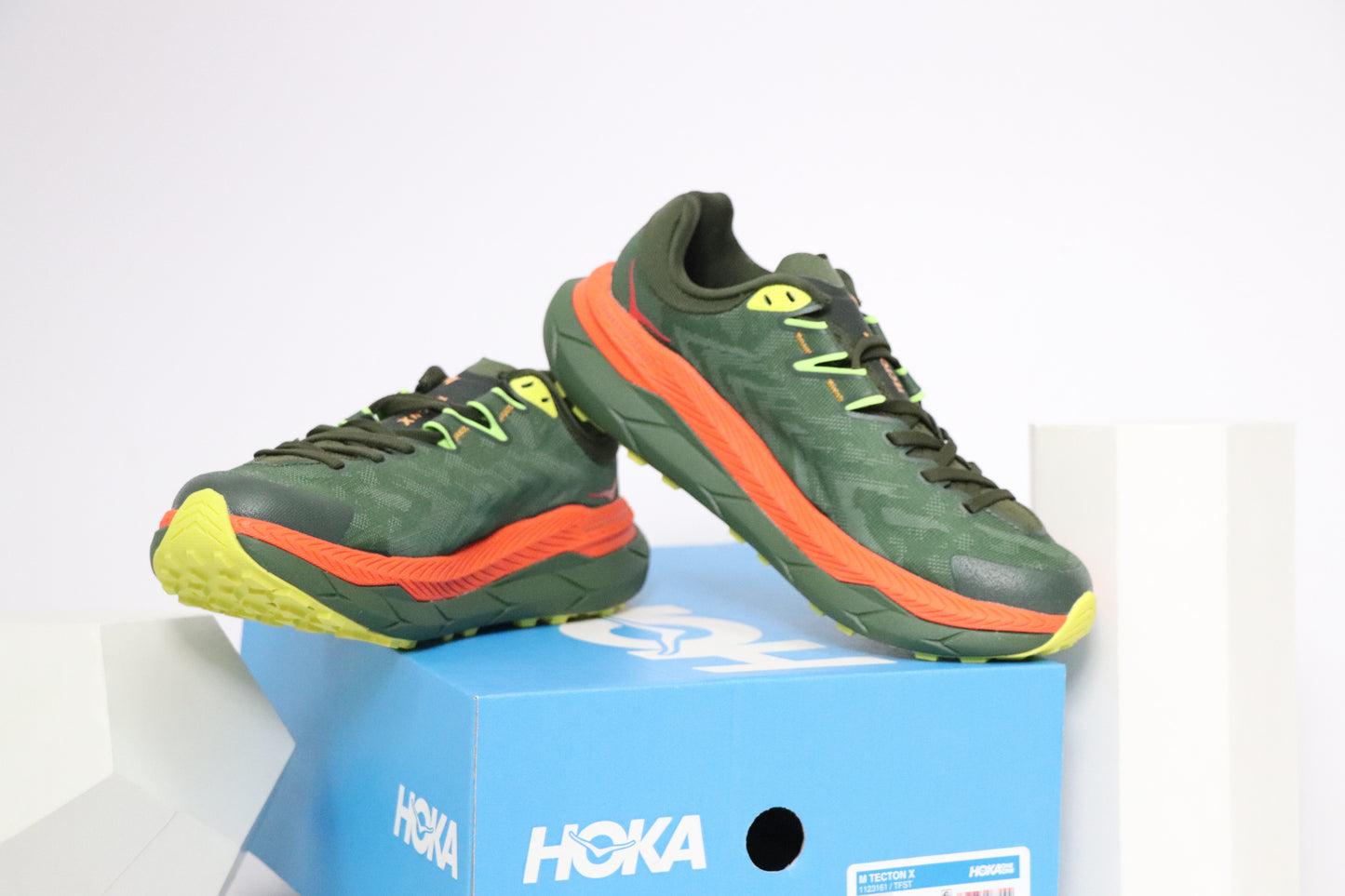 Hoka Tecton X