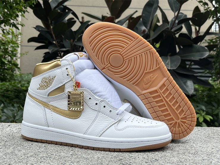 Air Jordan 1 High OG Metallic Gold