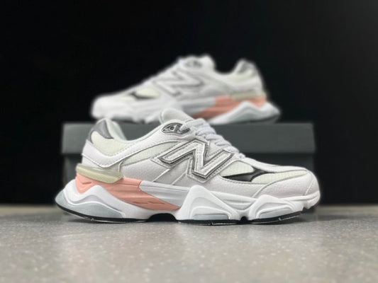 9060 White & Peach