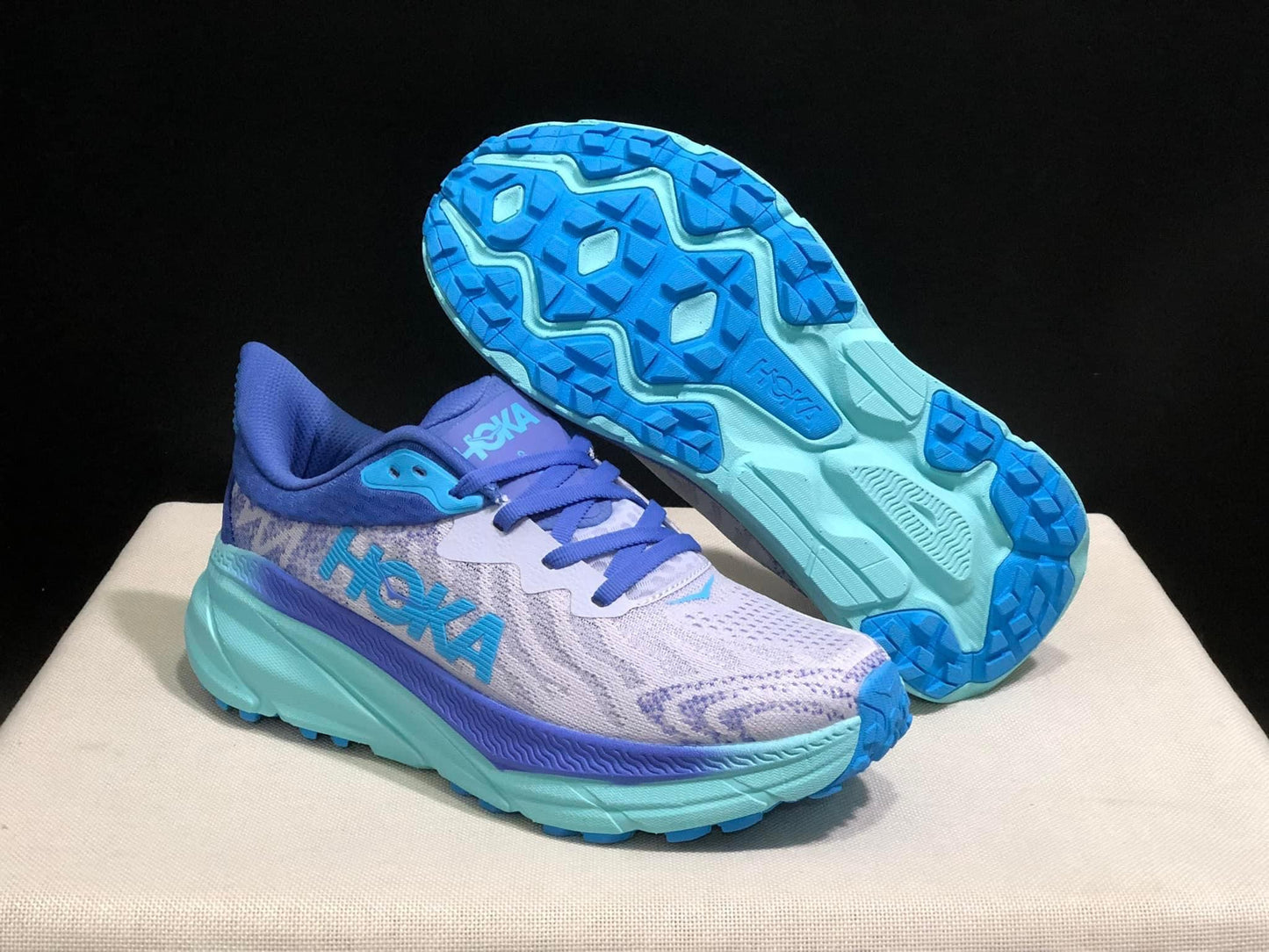 Hoka Challenger 7